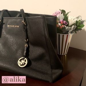 Michael Kors Jet Set Saffiano Tote Handbag